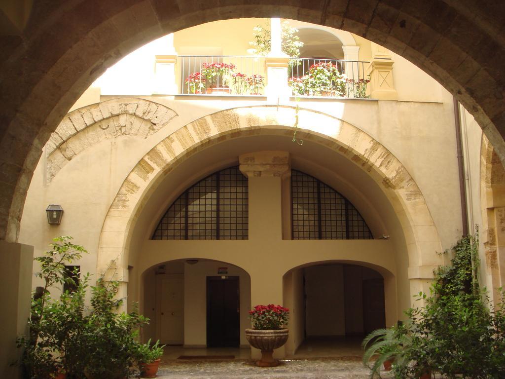 Da Cristina Palazzo Atanasio Hotel Palermo Ruang foto