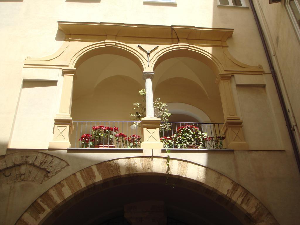 Da Cristina Palazzo Atanasio Hotel Palermo Ruang foto